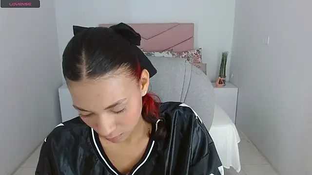 SarayVega  online show from September 29, 6:57 pm