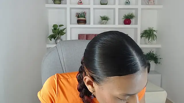 SarayVega  online show from December 1, 7:38 pm