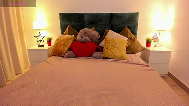 mishapallmer online show from October 10, 6:51 am