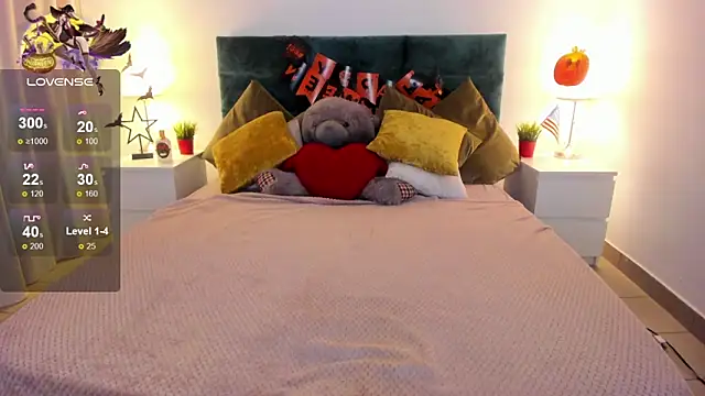 mishapallmer online show from October 28, 8:09 am