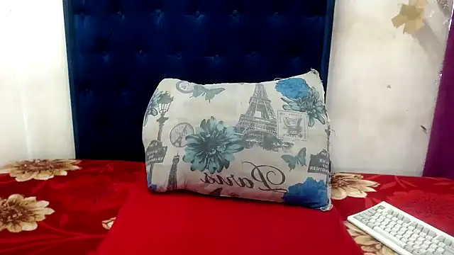 BUNNYCHOWX28 online show from November 11, 12:35 pm