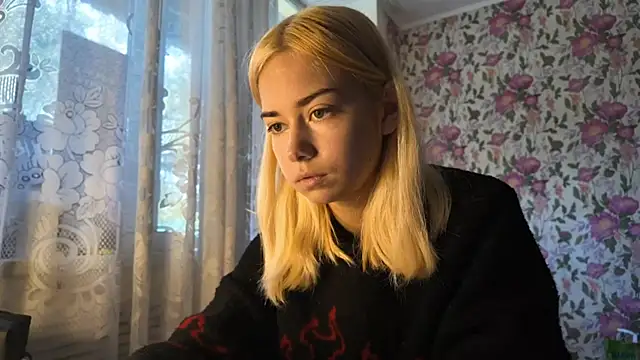 Witching Moon online show from September 29, 6:18 am