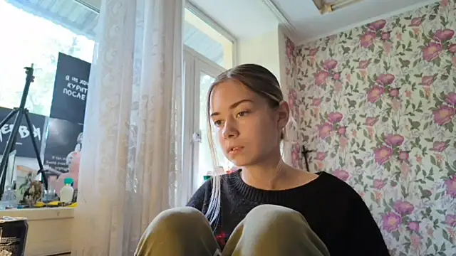 Witching Moon online show from September 18, 8:13 am