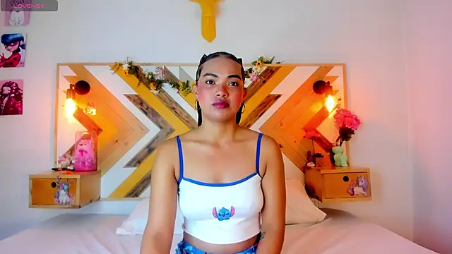 SoleneFontaine online show from October 15, 12:30 pm