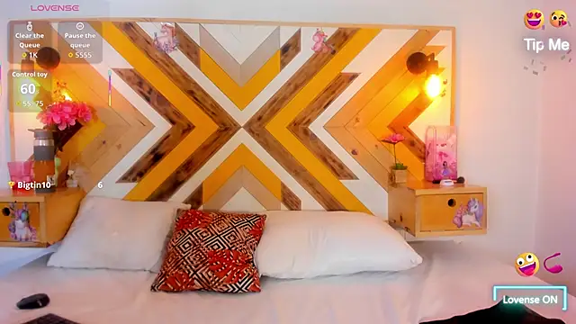 SoleneFontaine online show from September 27, 12:45 pm