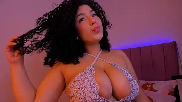 MiaWonderfull online show from October 10, 7:24 am