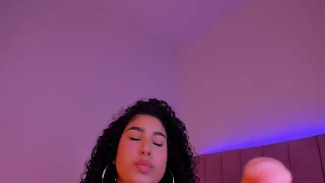 MiaWonderfull online show from October 30, 4:48 am