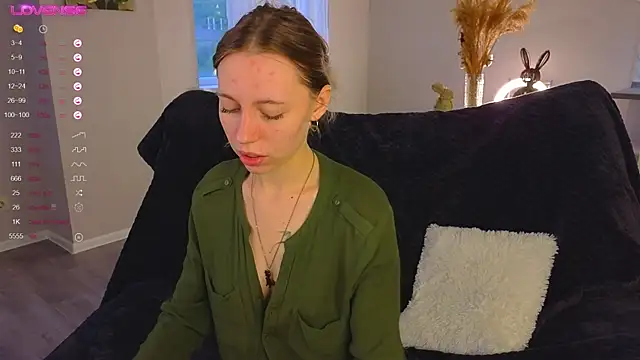 NyxaThorn online show from October 9, 2:32 pm