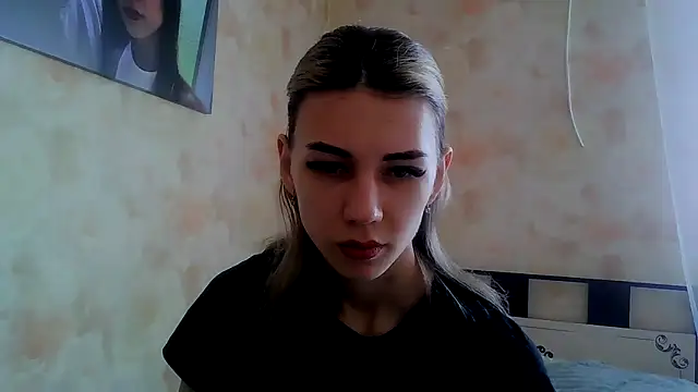 Crazy Empresis online show from April 3, 5:27 am