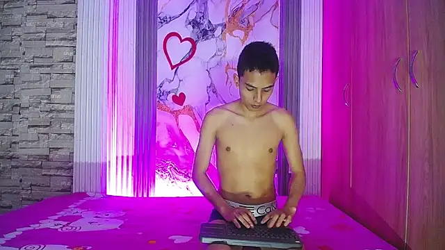 mybonnieandclyde303av online show from March 2, 5:08 am