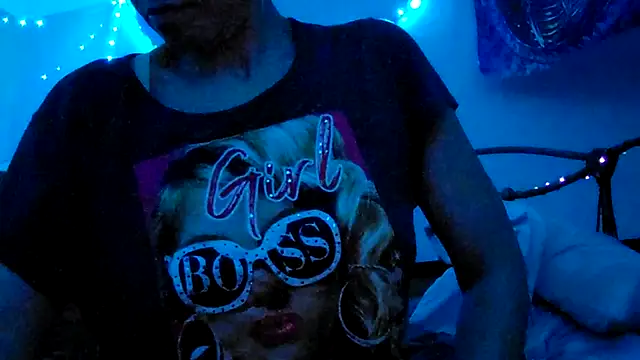 puddled wonderland online show from October 26, 1:01 am