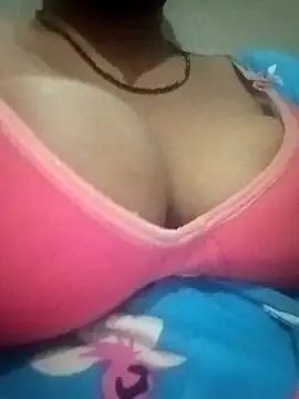 baddy8008 online show from September 18, 1:04 am