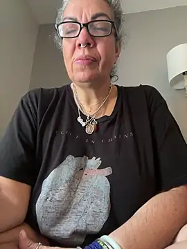 dieseldame1313 online show from September 14, 10:40 pm