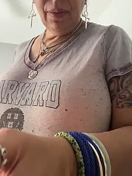 dieseldame1313 online show from October 28, 4:46 pm