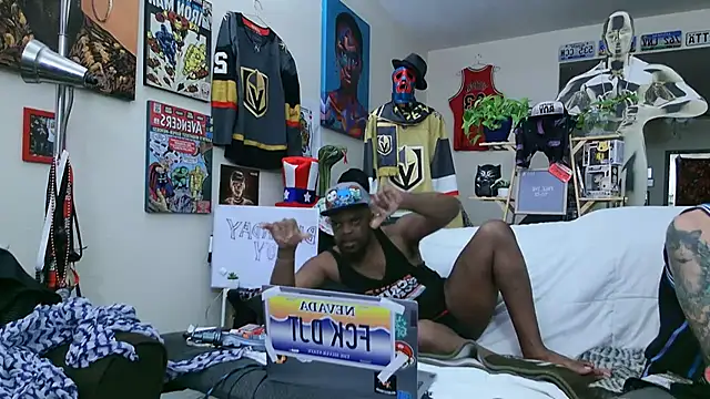 Str8ishVegasGuy online show from October 21, 1:37 pm