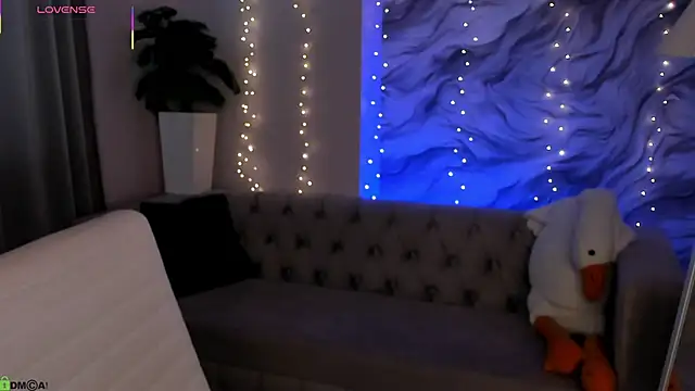 Aria Mila online show from April 20, 3:20 am