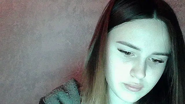 SweetLoraa online show from April 23, 7:05 pm