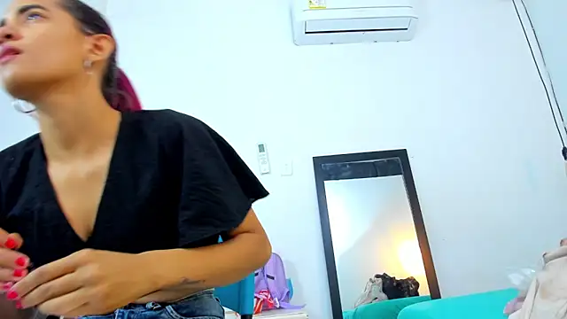 cris dulce online show from December 16, 12:05 am