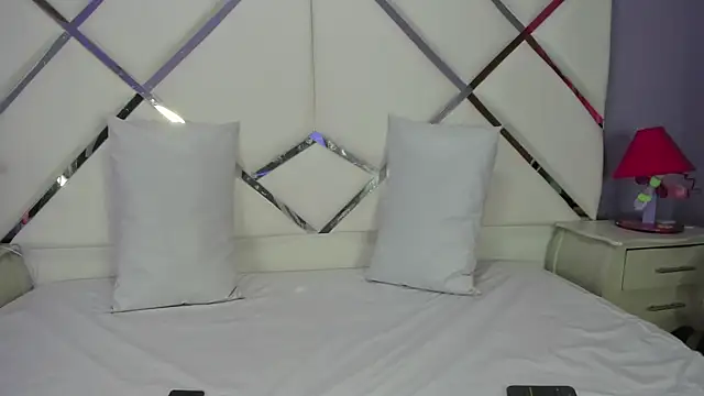 BellaRoux1 online show from December 4, 12:18 pm