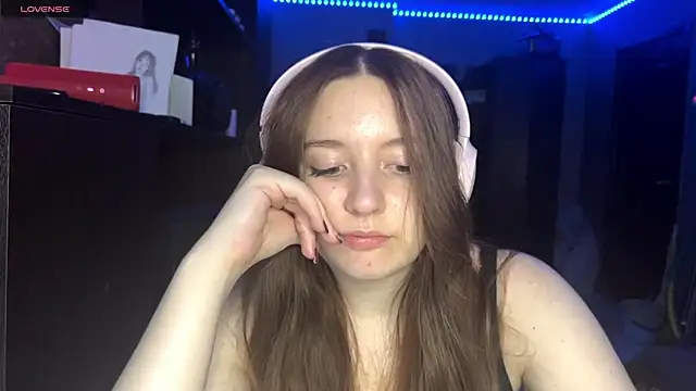 LauretteRagar online show from September 22, 5:44 pm