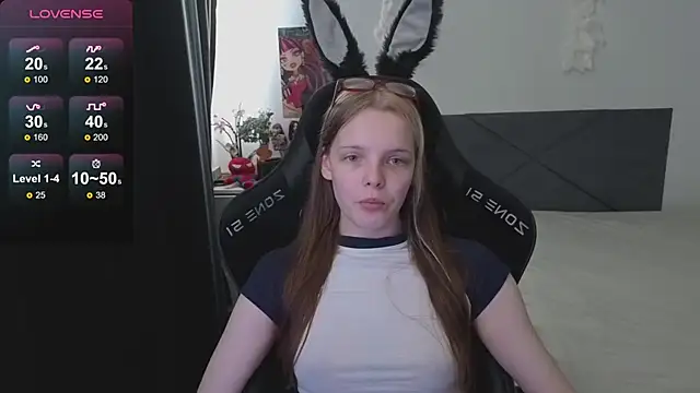 Luna Navy online show from October 6, 9:26 am