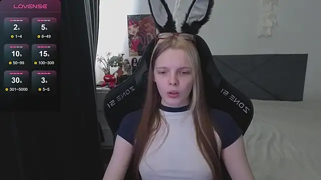 Luna Navy online show from October 5, 9:14 am