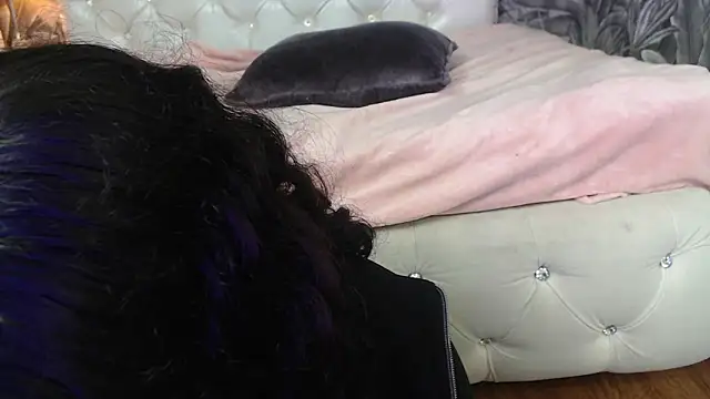 RylieRoss online show from October 1, 12:43 pm