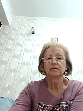 AlikaSwan5821 online show from September 29, 8:03 pm