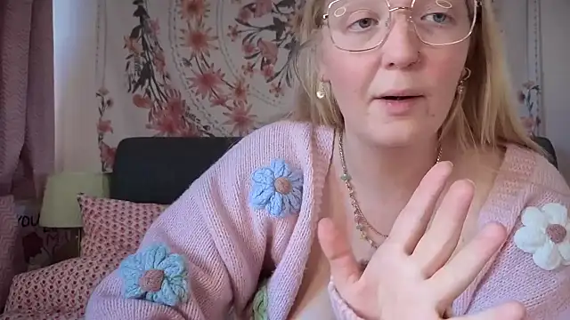 Daisyxoxo  online show from September 12, 9:29 am