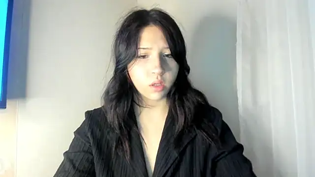 Stephanie Hills online show from September 23, 3:21 pm