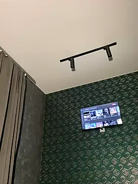 FavoriteKira online show from November 8, 10:04 pm