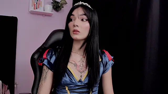 emmabridgerton online show from November 10, 9:10 pm