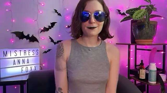 mistressannafoxx online show from October 28, 5:30 pm