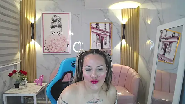 Jade Jones a online show from October 3, 4:17 am