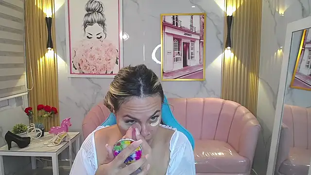 Jade Jones a online show from September 18, 3:49 am