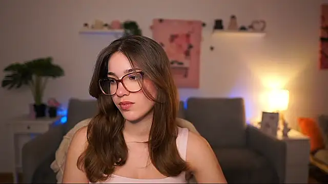 kissie cat online show from March 24, 2:33 pm