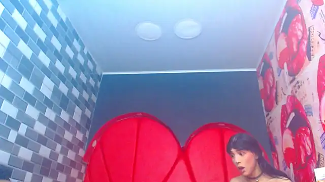 julessxcharlotte online show from December 18, 2:22 pm