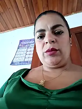 Mia-Glow online show from March 6, 1:17 pm