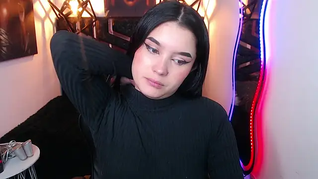 Natalie loffreda online show from April 20, 8:01 pm