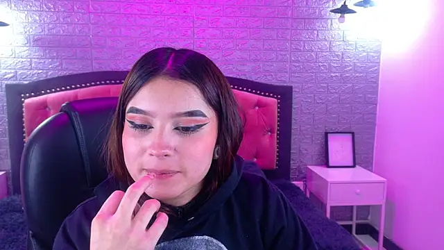 Natalie loffreda online show from October 16, 3:09 am