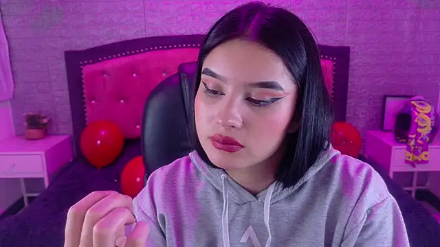 Natalie loffreda online show from February 25, 3:16 am