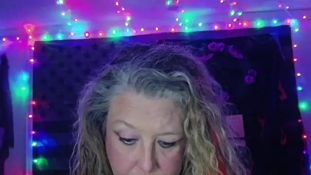 HotRedYeag online show from October 29, 8:18 am