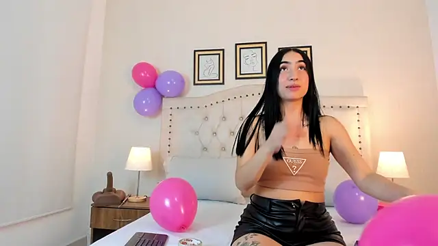 natasha moreno online show from April 8, 12:40 pm