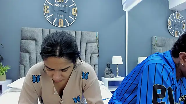 violet and myers online show from October 4, 11:27 am