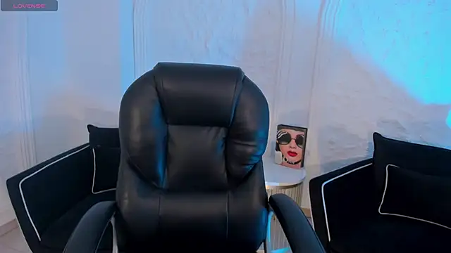 AyshelBrown online show from October 7, 3:55 am