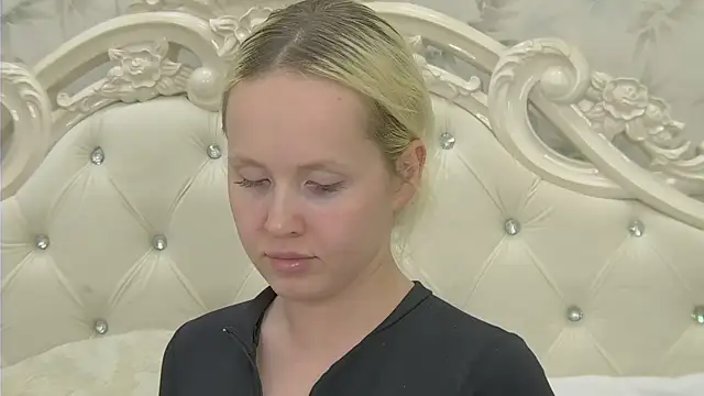 EllieFrosty  online show from October 22, 7:30 pm