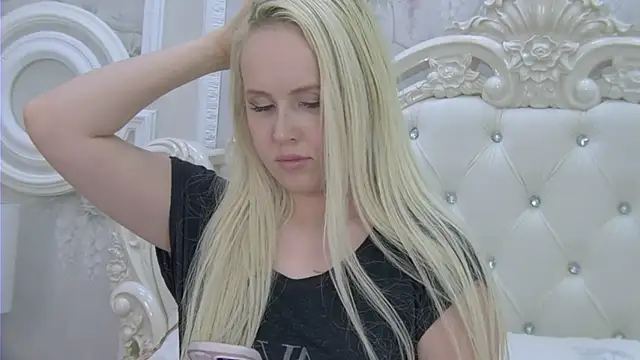 EllieFrosty  online show from March 23, 8:59 pm