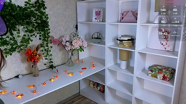 TraciMyntti online show from October 15, 1:08 am