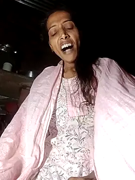 Pinki thakur 1 online show from April 4, 8:40 pm