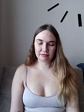 KisaVixen online show from March 12, 1:25 pm